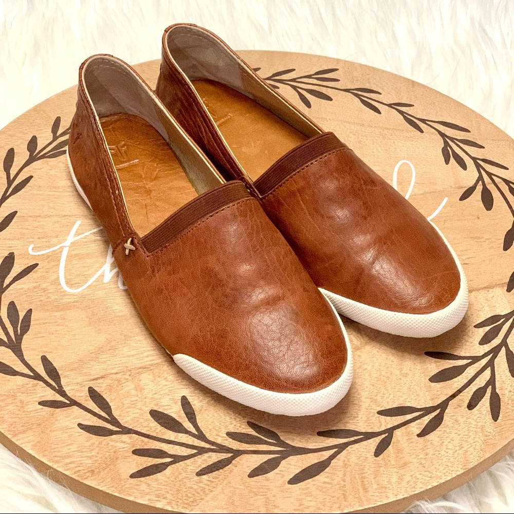 Women’s Sz 7 Frye slip on loafer